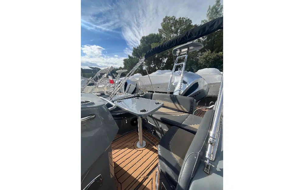 slider 1 Grand Golden Line G750