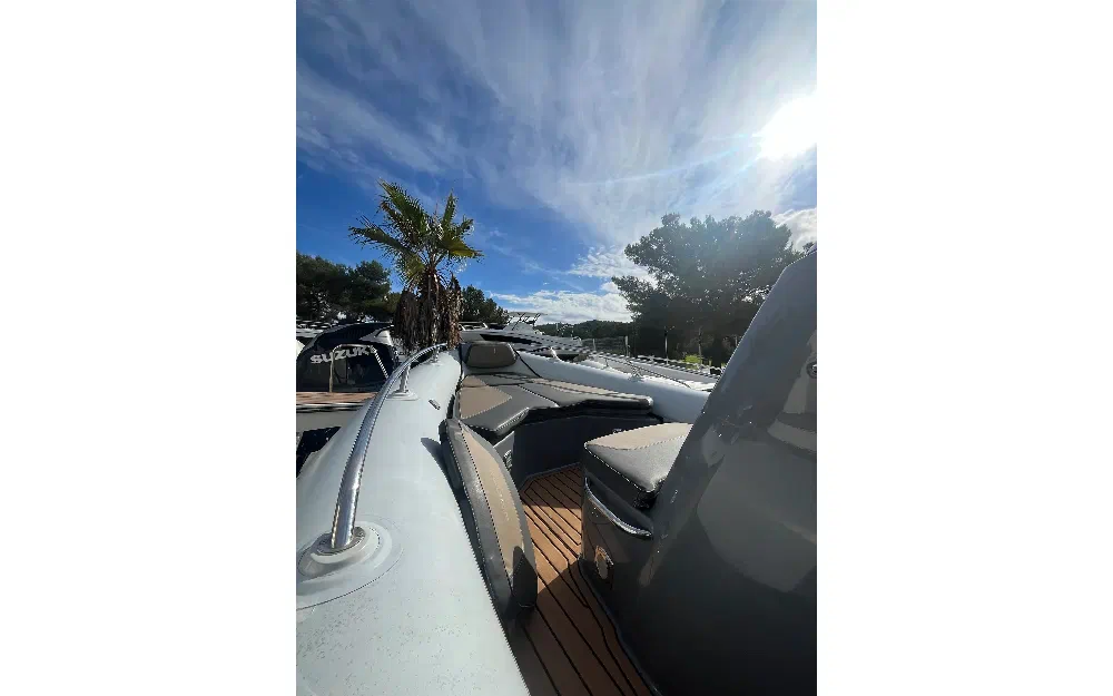 slider 3 Grand Golden Line G750