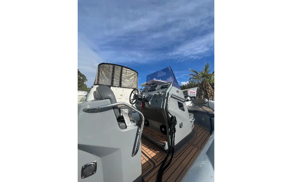 slider 6 Grand Golden Line G750