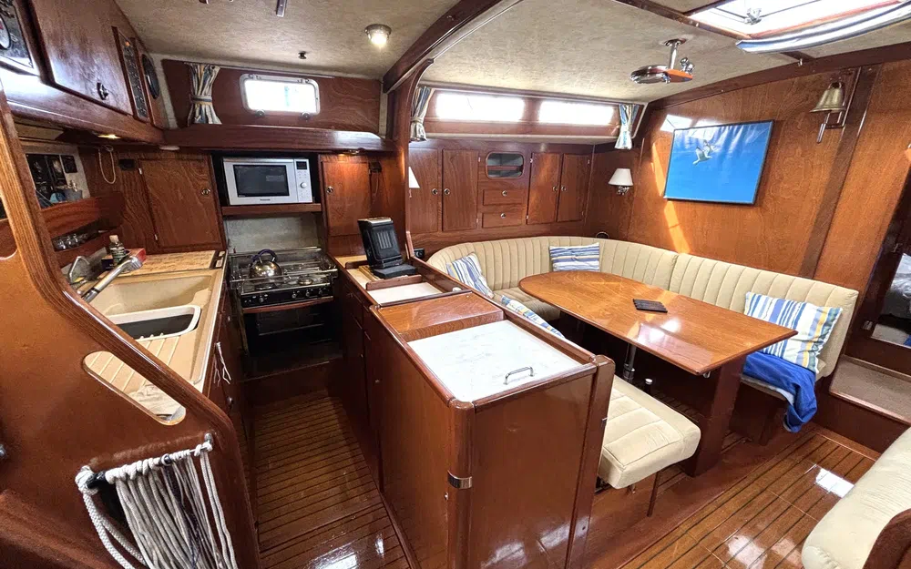 slider 15 Amel Super Maramu 2000