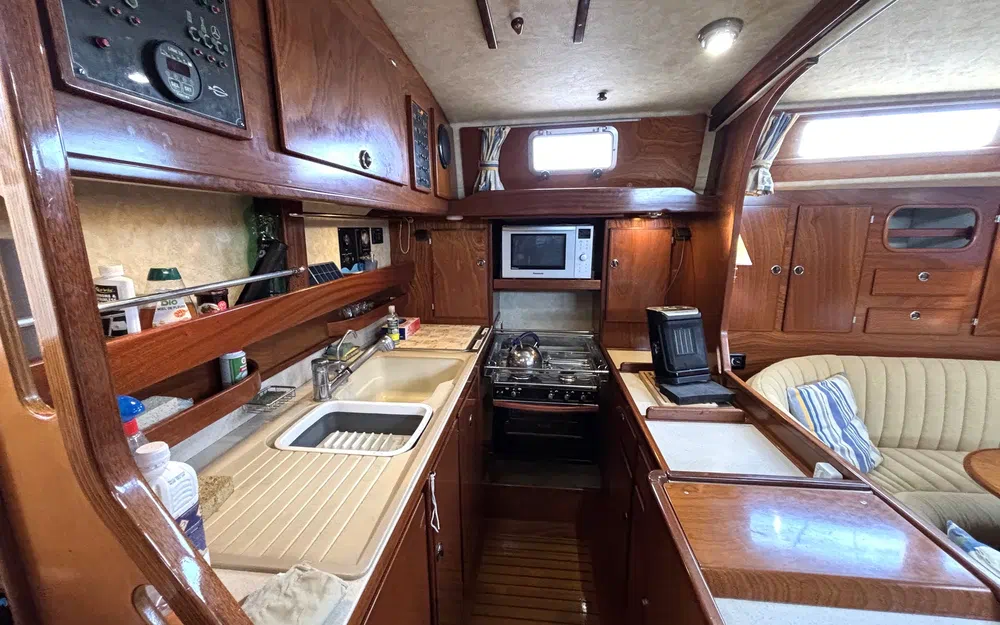 slider 17 Amel Super Maramu 2000