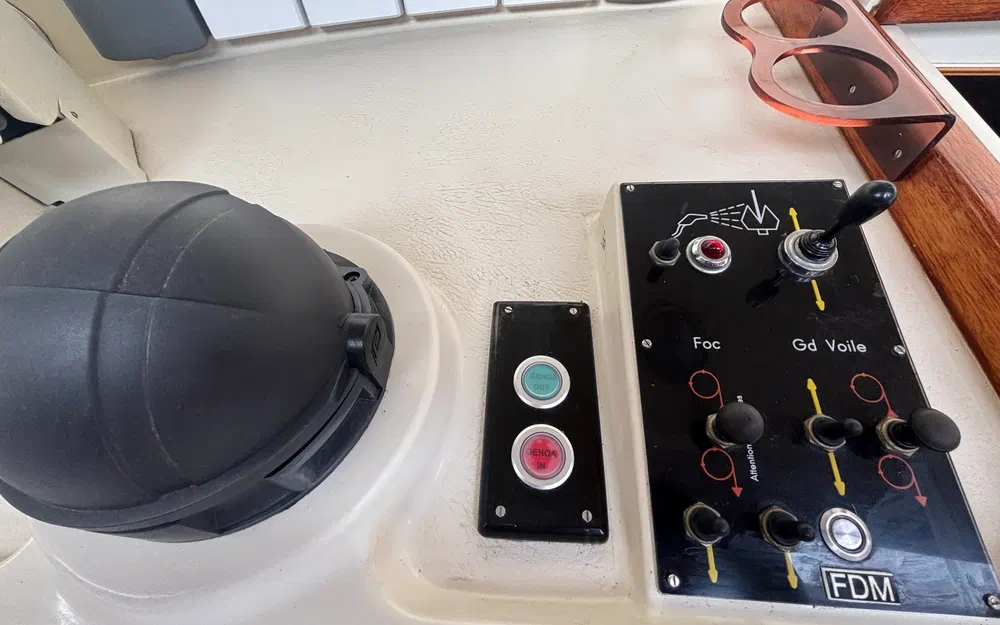 slider 36 Amel Super Maramu 2000