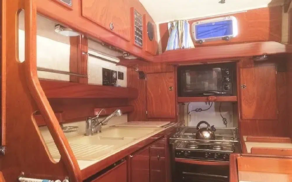 slider 8 Amel Super Maramu 2000