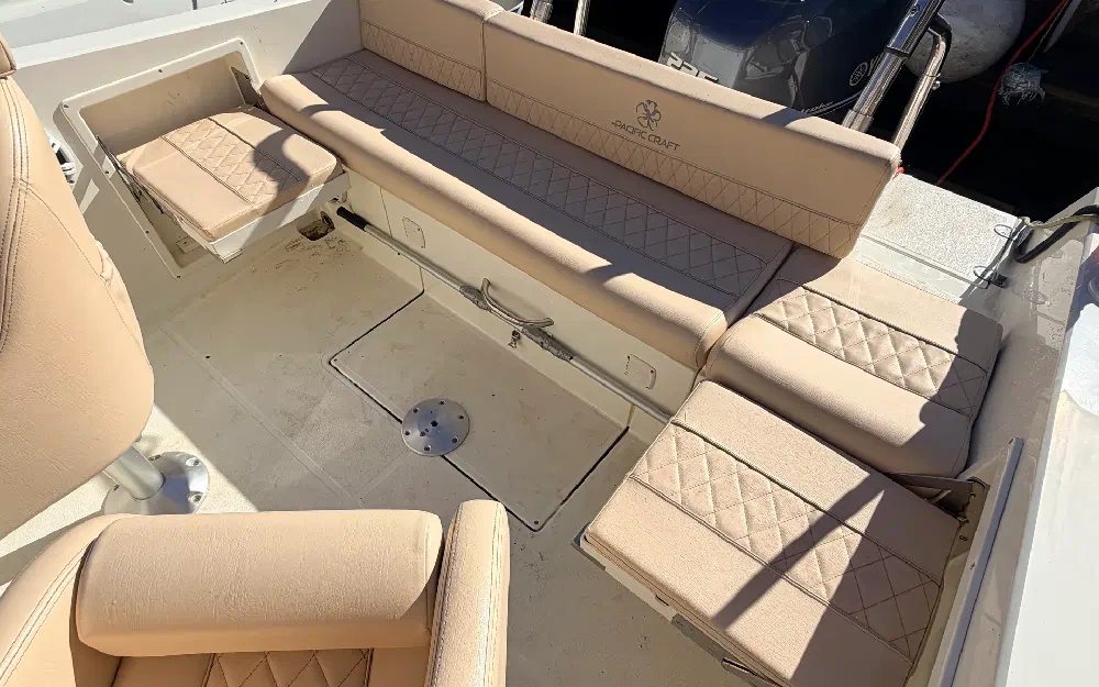 slider 4 Pacific Craft  700 SC