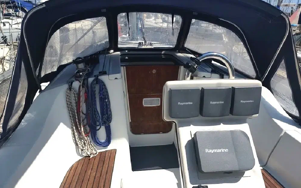 slider 18 Beneteau Oceanis 323 Clipper
