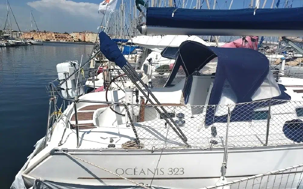 slider 3 Beneteau Oceanis 323 Clipper