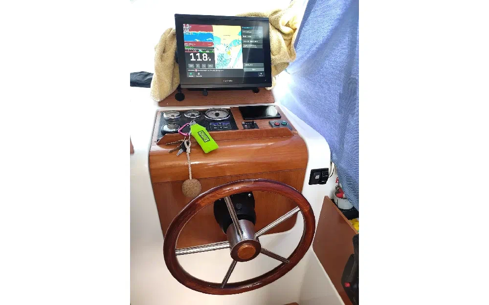 slider 24 Beneteau Antares 760