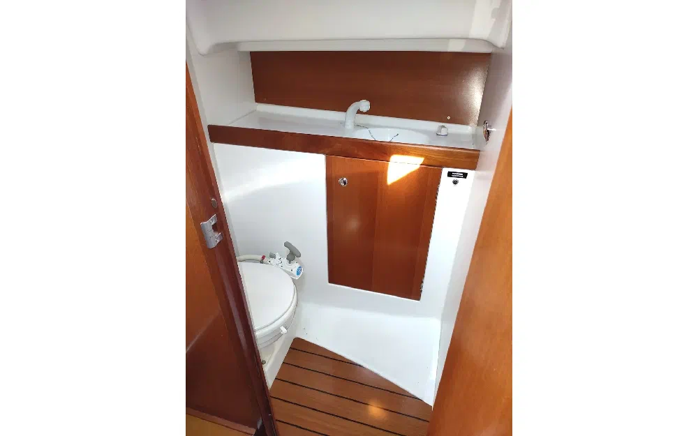 slider 28 Beneteau Antares 760