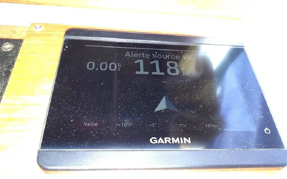 slider 36 Beneteau Antares 760