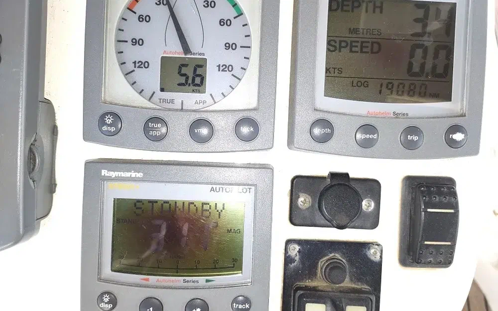 slider 27 Beneteau Oceanis 423