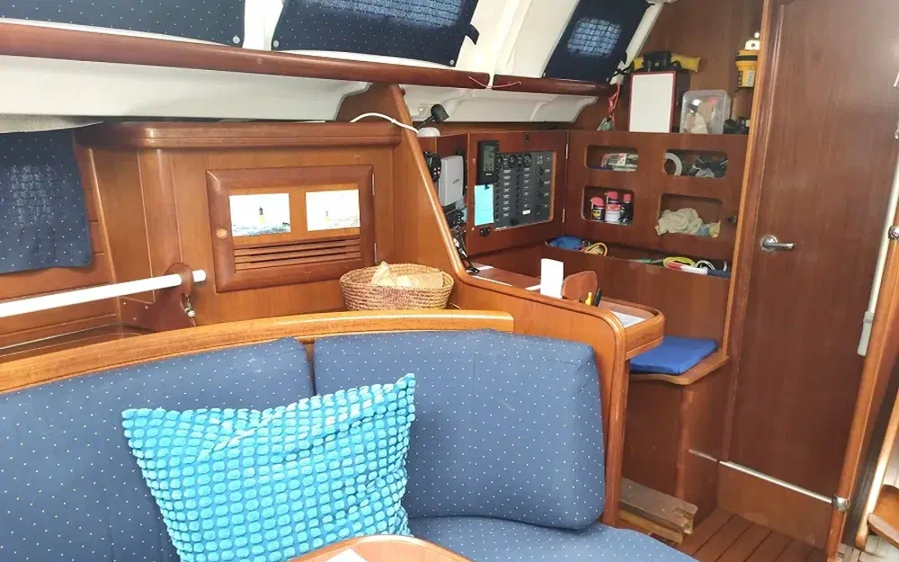 slider 32 Beneteau Oceanis 423