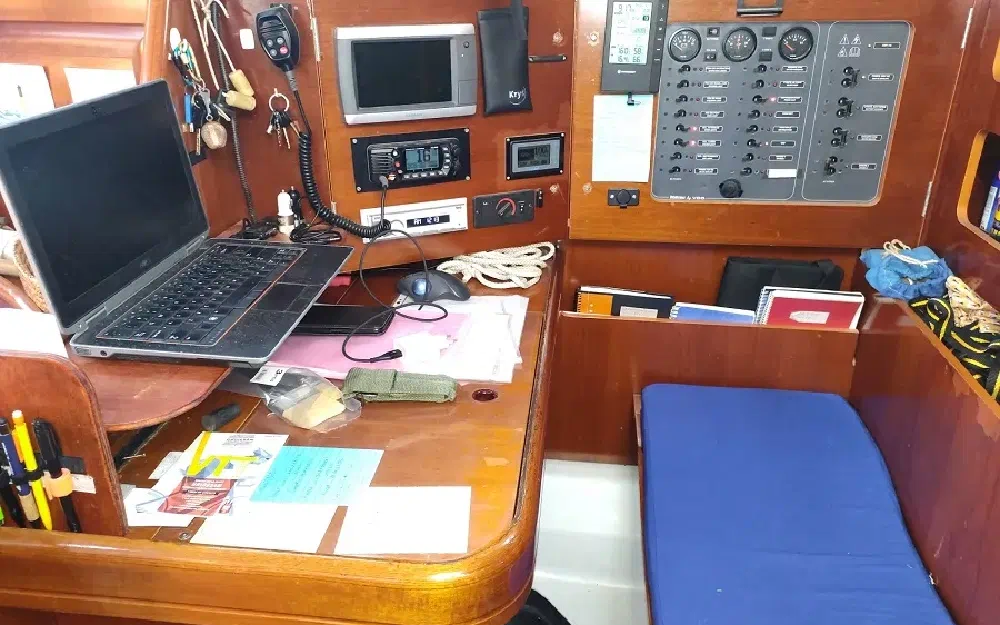 slider 32 Beneteau Oceanis 423Celebration