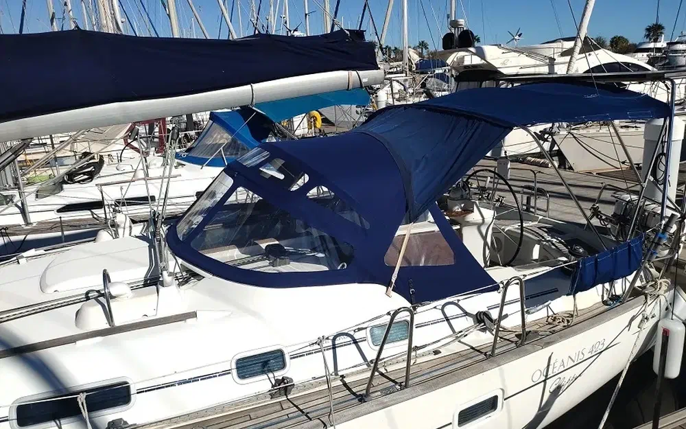 slider 10 Beneteau Oceanis 423