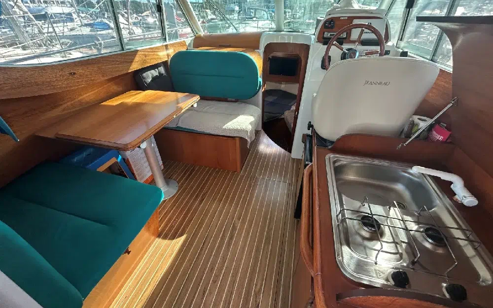 slider 2 Jeanneau Merry Fisher 805