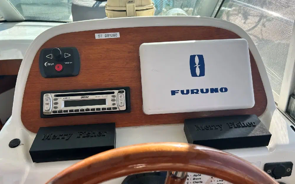 slider 4 Jeanneau Merry Fisher 805