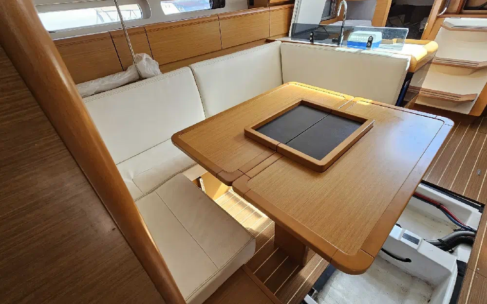 slider 10 Jeanneau Sun Odyssey 409
