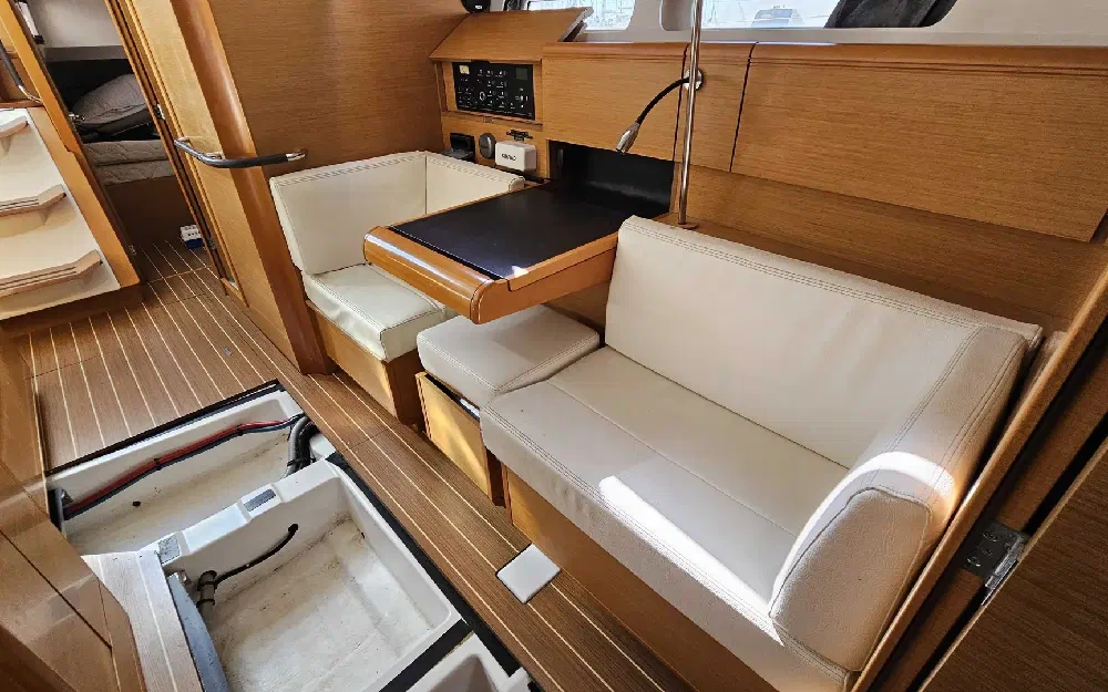 slider 11 Jeanneau Sun Odyssey 409