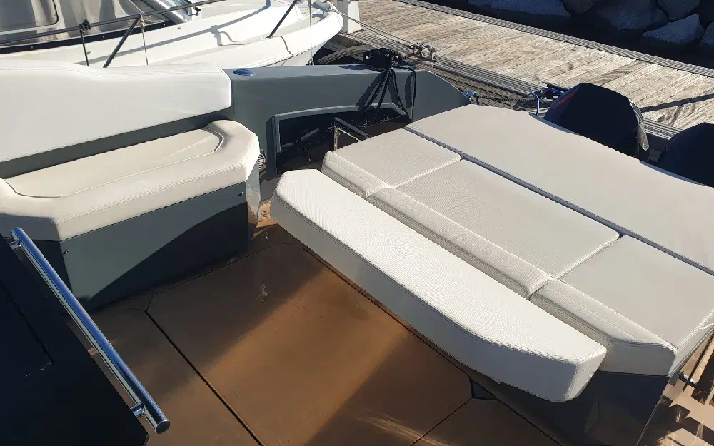 slider 10 Rio Yachts Daytona 34
