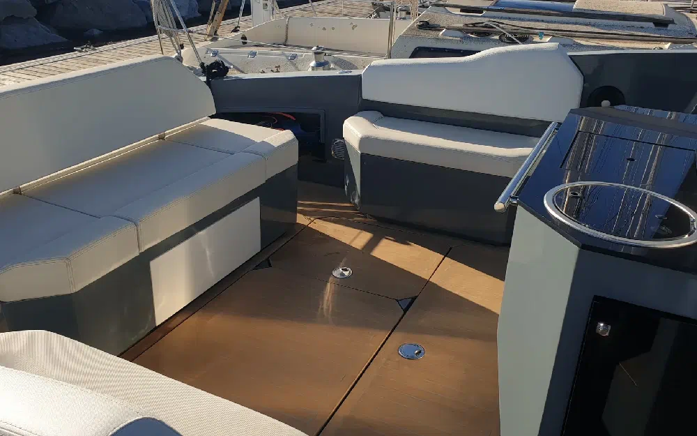 slider 13 Rio Yachts Daytona 34