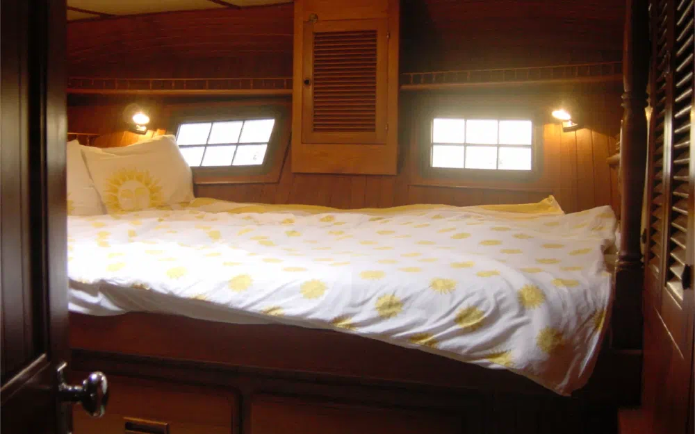 slider 9 Blue Water Vagabond 47