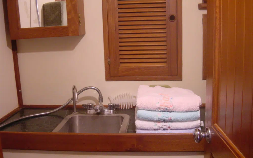 slider 10 Blue Water Vagabond 47