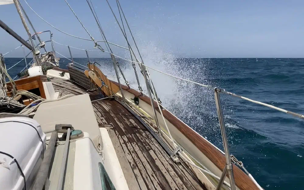 slider 3 Blue Water Vagabond 47