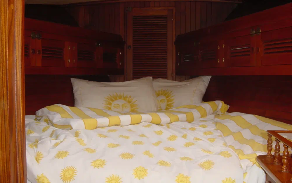 slider 11 Blue Water Vagabond 47