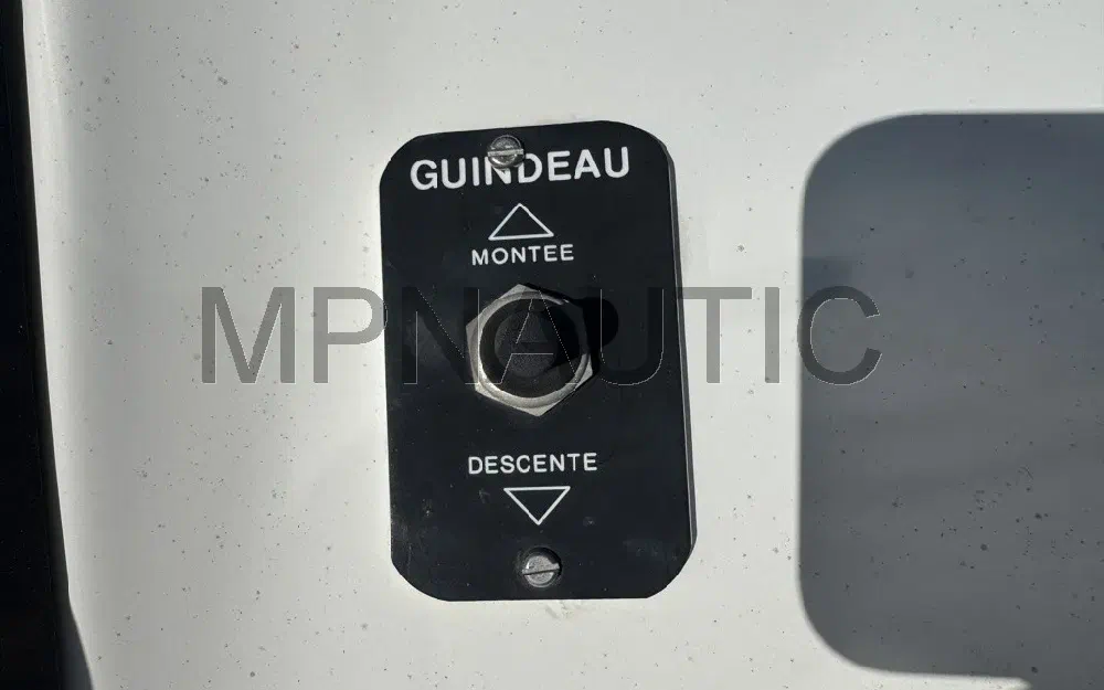 slider 12 Beneteau Flyer 701