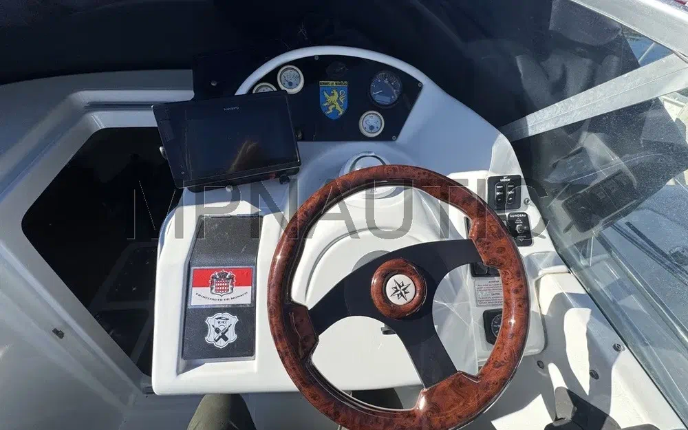 slider 5 Beneteau Flyer 701