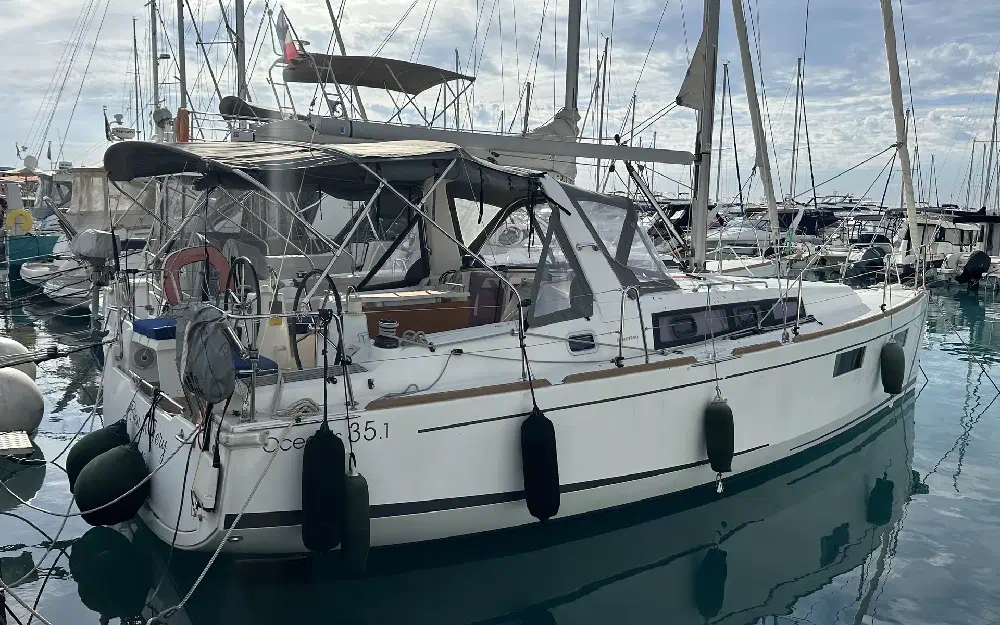 slider 0 Beneteau Oceanis 35.1