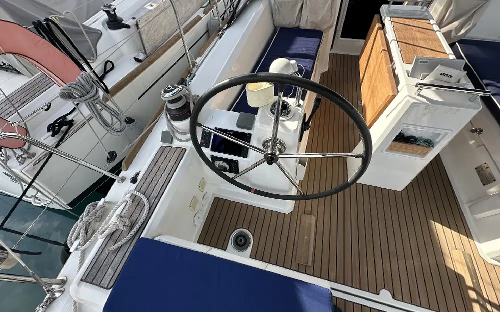 slider 9 Beneteau Oceanis 35.1