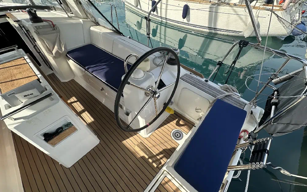 slider 10 Beneteau Oceanis 35.1