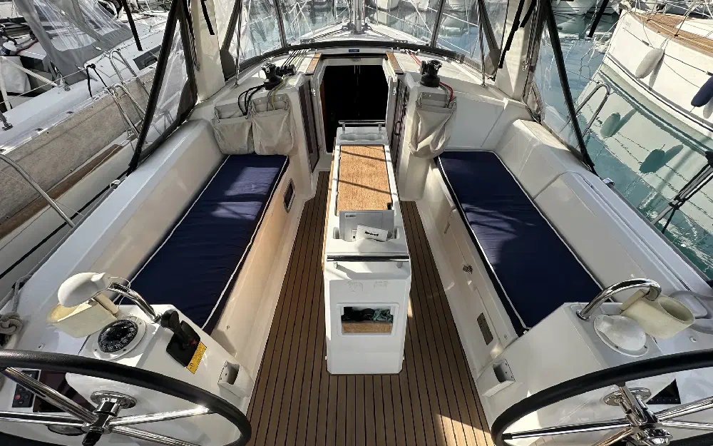 slider 12 Beneteau Oceanis 35.1