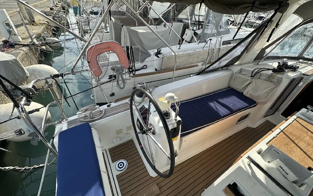 slider 13 Beneteau Oceanis 35.1