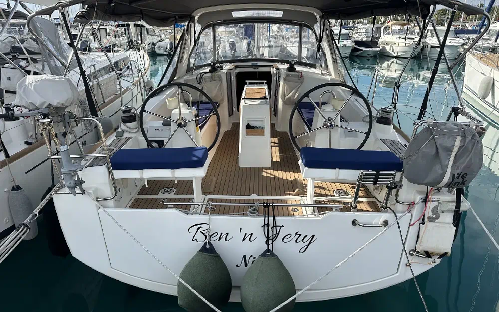 slider 2 Beneteau Oceanis 35.1