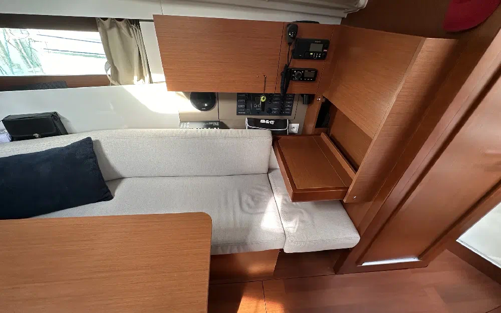 slider 35 Beneteau Oceanis 35.1