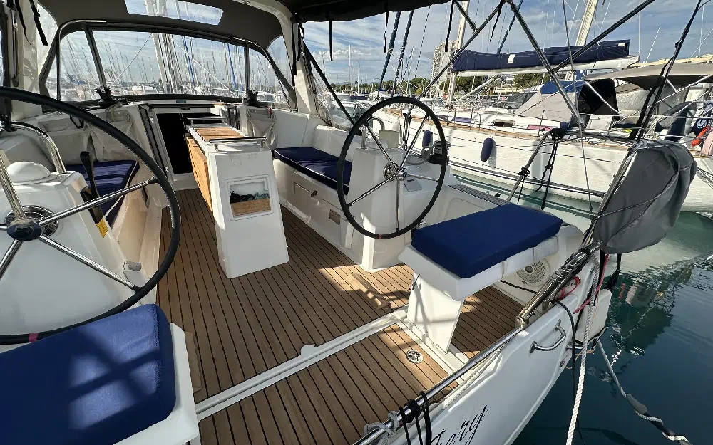 slider 8 Beneteau Oceanis 35.1
