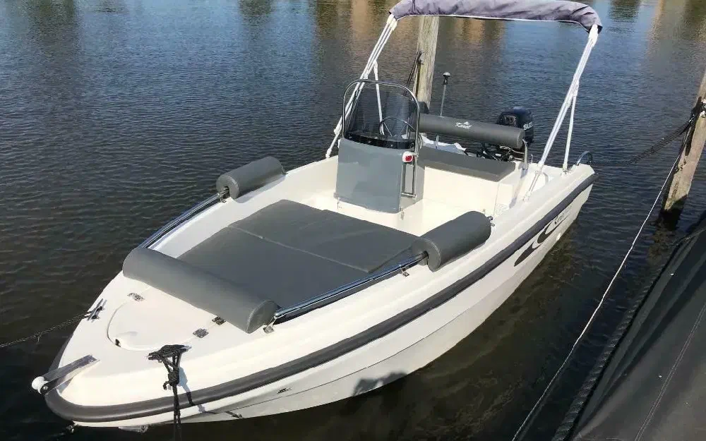 slider 10 Karel  400 Open