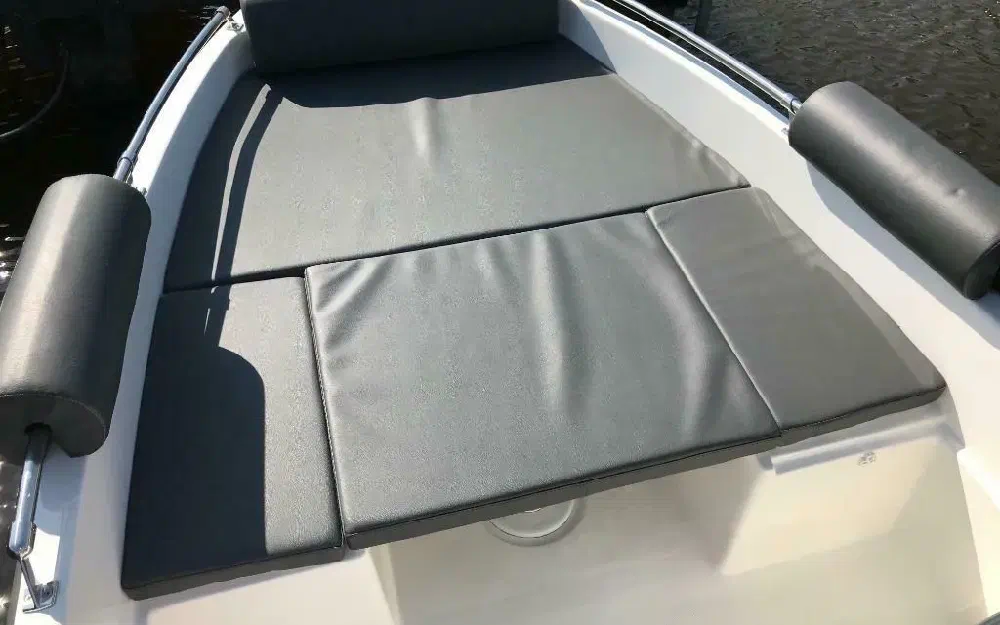 slider 2 Karel  400 Open