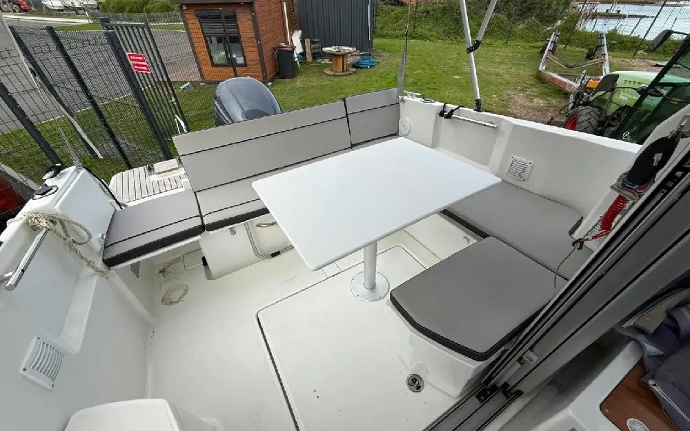 slider 9 Jeanneau Merry Fisher 695