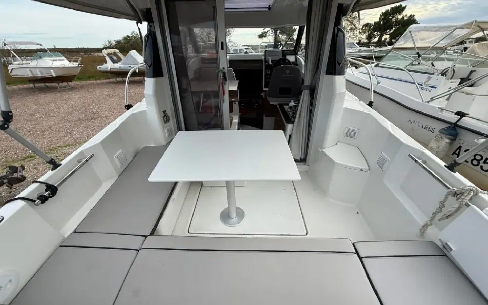 slider 12 Jeanneau Merry Fisher 695