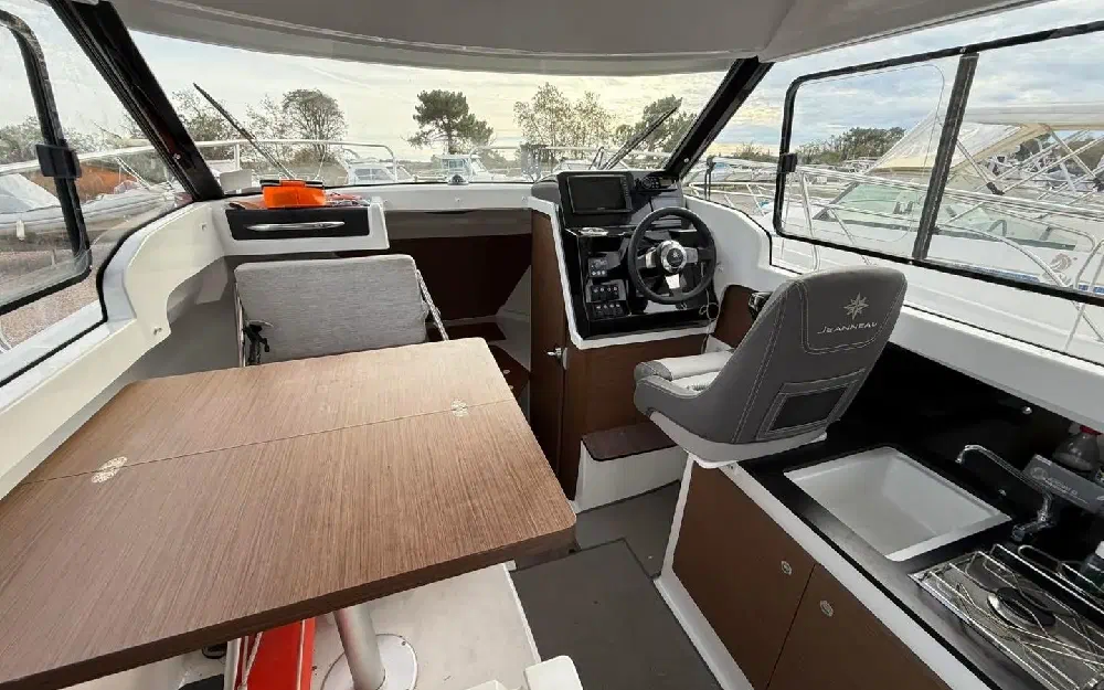 slider 19 Jeanneau Merry Fisher 695