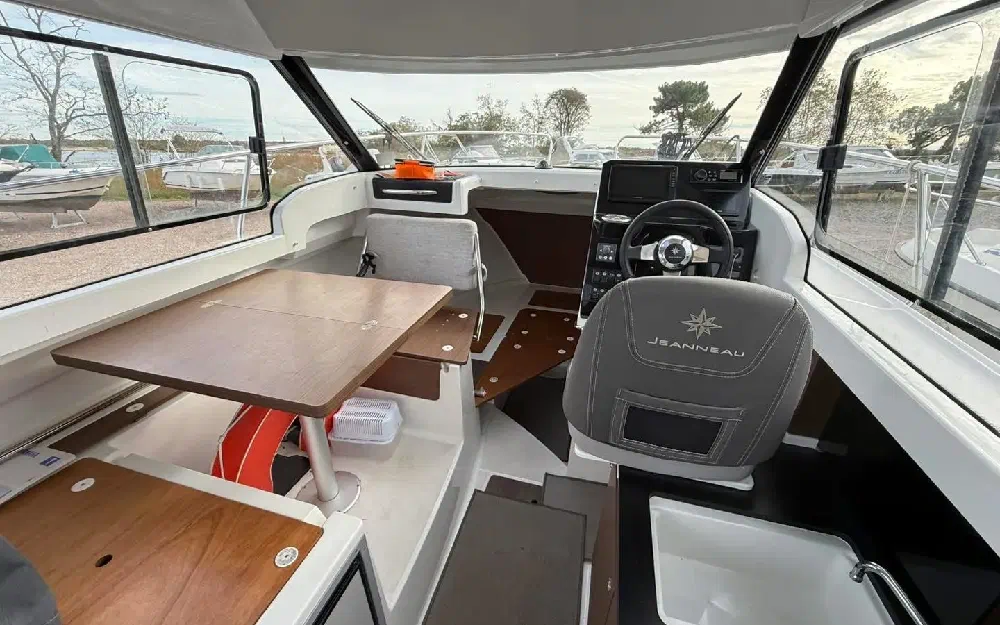 slider 21 Jeanneau Merry Fisher 695