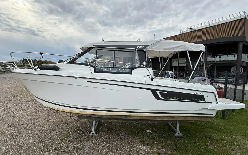 slider 1 Jeanneau Merry Fisher 695