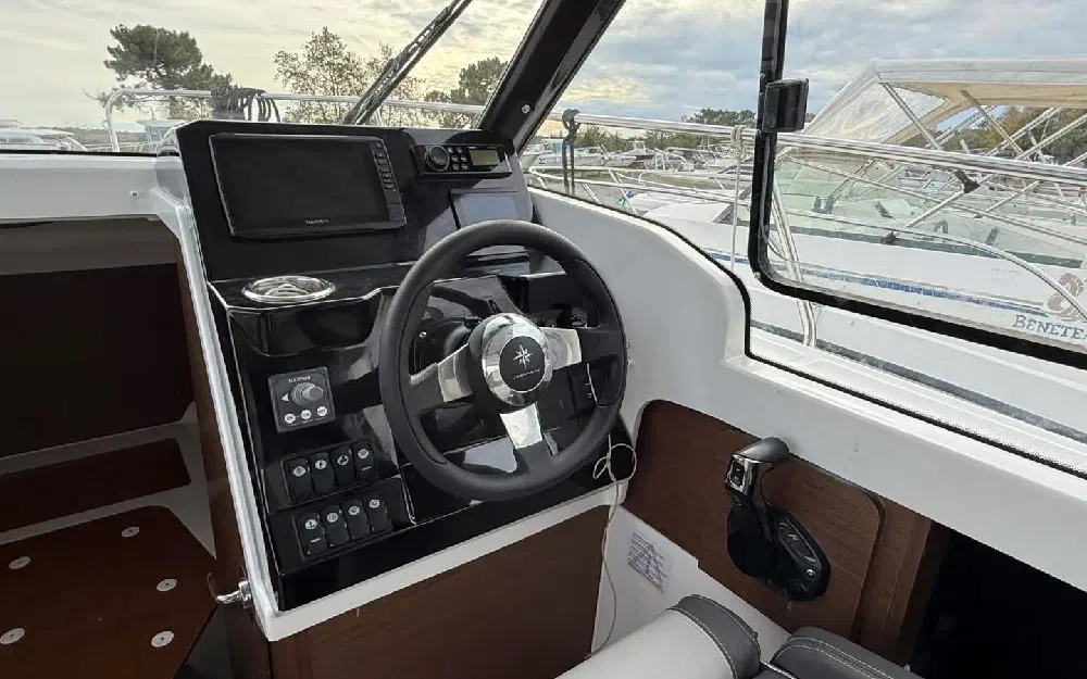 slider 29 Jeanneau Merry Fisher 695