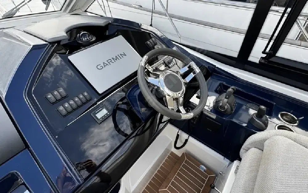 slider 15 Beneteau Gran Turismo 45