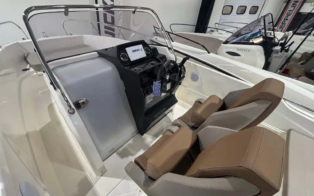 slider 9 Quicksilver Activ 675 Open