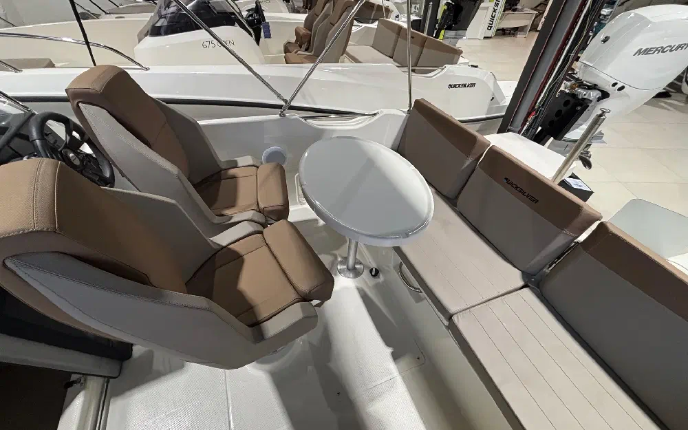 slider 7 Quicksilver Activ 675 Sundeck