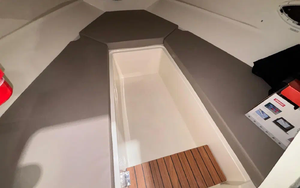 slider 17 Quicksilver Activ 675 Sundeck