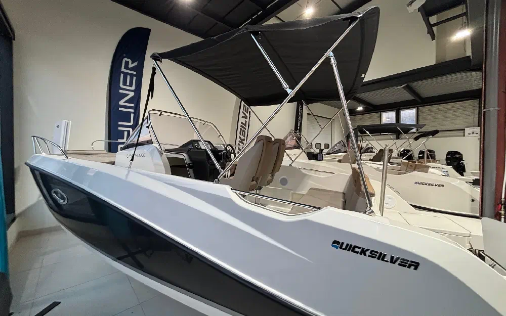 slider 1 Quicksilver Activ 675 Sundeck